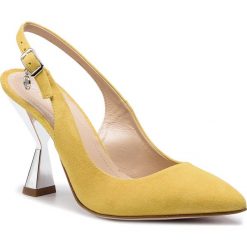 Sandały SOLO FEMME - 34209-A9-G22/000-05-00 Żółty. Żółte klapki damskie Solo Femme, bez wzorów, ze skóry, bez obcasa, na obcasie. W wyprzedaży za 249,00 zł.