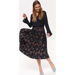 SPÓDNICA REGULARNA DAMSKA W KWIATY. Czarne spódnice damskie wieczorowe marki Top Secret, na co dzień, na lato, w kwiaty, z tkaniny, midi. Za 129,99 zł.