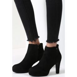 Czarne Zamszowe Botki I Feel Love. Czarne botki zamszowe vices, na wysokim obcasie. Za 74,99 zł.