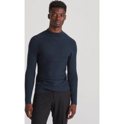 Sweter z domieszką wełny - Granatowy. Niebieskie swetry męskie Reserved, s, bez wzorów, z wełny, bez kołnierzyka, bez kaptura. Za 139,99 zł.