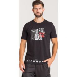 T-SHIRT SHIEDE RICHMOND. Czarne t-shirty męskie John Richmond, xxl, z nadrukiem, z bawełny, z okrągłym kołnierzem. Za 233,40 zł.