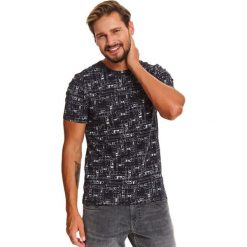 T-shirt z nadrukiem. Niebieskie t-shirty męskie Top Secret, na jesień, m, z nadrukiem, z bawełny, wakacyjne, z okrągłym kołnierzem, krótkie. Za 39,99 zł.