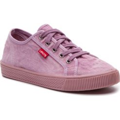 Tenisówki LEVI'S - 225849-956-81 Light Pink. Różowe półbuty damskie Levi's®, bez wzorów, z gumy, bez zapięcia. W wyprzedaży za 139,00 zł.