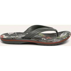 Crocs - Japonki. Brązowe klapki damskie Crocs, bez wzorów, z gumy, bez obcasa, na obcasie. Za 119,90 zł.