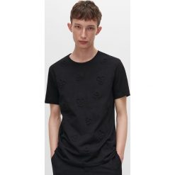 T-shirt ze strukturalnym nadrukiem - Czarny. Czarne t-shirty męskie Reserved, s, z nadrukiem, bez kołnierzyka. Za 69,99 zł.