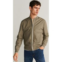 Mango Man - Kurtka bomber Jon. Niebieskie płaszcze męskie Mango Man, s, bez wzorów, z poliesteru, krótkie, bez kaptura. W wyprzedaży za 183,90 zł.