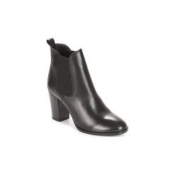 Botki André CLAFOUTI. Czarne botki damskie marki Andre, bez obcasa, bez zapięcia. Za 383,20 zł.