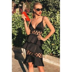 Sukienka RIGILA. Czarne sukienki damskie IVET, na imprezę, m, bez wzorów, eleganckie, z klasycznym kołnierzykiem, z długim rękawem, długie, mini. W wyprzedaży za 39,00 zł.