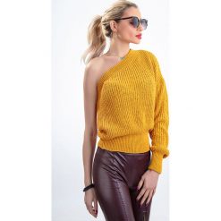 Sweter CINDY YELLOW. Żółte swetry damskie Sweter CINDY YELLOW, uniwersalny, bez wzorów, bez rękawów, bez kaptura. W wyprzedaży za 69,00 zł.