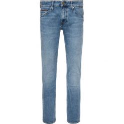 Jeansy Slim Fit Tommy Jeans DM0DM06356. Niebieskie jeansy męskie Tommy Jeans, m, bez wzorów, z elastanu. W wyprzedaży za 229,00 zł.