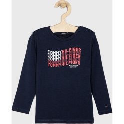 Tommy Hilfiger - T-shirt dziecięcy 74-176 cm. Niebieskie t-shirty chłopięce TOMMY HILFIGER, z nadrukiem, z bawełny, z długim rękawem. W wyprzedaży za 69,90 zł.