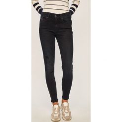Tommy Jeans - Jeansy Nora. Niebieskie jeansy damskie Tommy Jeans. Za 519,90 zł.