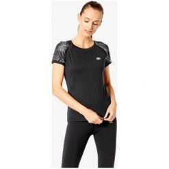 Lotto Koszulka Ss X-Fit Ii Prt 2 Rgl Pl W , czarny, rozmiar S. Czarne bluzki sportowe damskie Lotto, s, bez wzorów, z nylonu, bez kołnierzyka, bez rękawów, bez kaptura, na fitness i siłownię. W wyprzedaży za 59,99 zł.