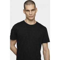 T-shirt męski TSM600 - głęboka czerń - Outhorn. Pomarańczowe koszulki męskie Outhorn, m, bez wzorów, bez kołnierzyka. Za 29,99 zł.