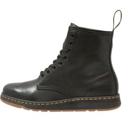 Dr. Martens NEWTON Botki sznurowane black. Czarne botki damskie skórzane marki Dr. Martens, na sznurówki. Za 649,00 zł.