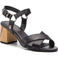 Sandały TOMMY HILFIGER - Elevated Leather Heeled Sandal FW0FW04072 Black 990. Klapki damskie TOMMY HILFIGER. W wyprzedaży za 449,00 zł.