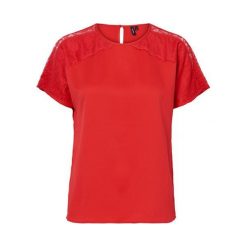 Vero Moda Damska bluzka Leslie S / S Lace Top Vip Chinese Red (rozmiar M). Czerwone bluzki damskie Vero Moda, s, bez wzorów, z materiału, bez kołnierzyka, bez rękawów. W wyprzedaży za 58,00 zł.