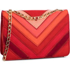 Torebka MENBUR - 845820035 Coral. Czerwone torebki klasyczne damskie marki Menbur, bez wzorów, z materiału, eleganckie, bez dodatków. Za 199,00 zł.
