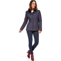 Kurtka przejściowa w kolorze granatowym. Niebieskie kurtki damskie Snowie Collection, l, bez wzorów, bez kaptura. W wyprzedaży za 209,95 zł.