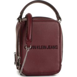 Torebka CALVIN KLEIN JEANS - Sculpted Ns Camera Bag K60K605806 VAQ. Czerwone torebki klasyczne damskie Calvin Klein Jeans, bez wzorów, z jeansu, klasyczne, bez dodatków. Za 399,00 zł.