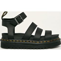 Dr. Martens - Sandały skórzane Blaire. Czarne klapki damskie Dr. Martens, bez wzorów, ze skóry, bez obcasa, na obcasie. Za 499,90 zł.