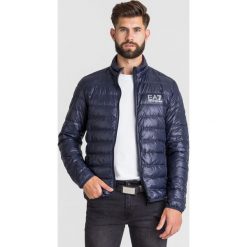 Granatowa pikowana kurtka EA7 Emporio Armani. Niebieskie płaszcze męskie EA7 Emporio Armani, s, bez wzorów, bez kaptura. Za 689,00 zł.
