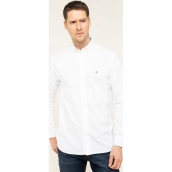 Koszula TOMMY HILFIGER Crisp Oxford MW0MW12189. Białe koszule męskie TOMMY HILFIGER, m, bez wzorów, z bawełny, casualowe, bez kołnierzyka, bez rękawów. W wyprzedaży za 219,00 zł.