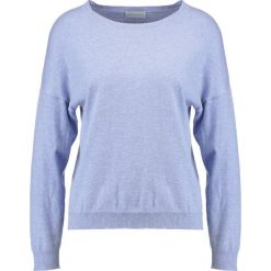Swetry klasyczne damskie: Delicatelove MARTA COCA Sweter light blue