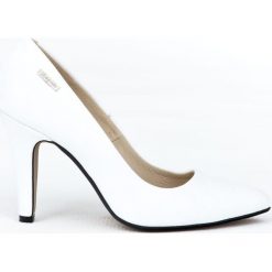Szpilki - skóra naturalna - model 035 - kolor biały. Białe czółenka damskie Zapato, na imprezę, z nadrukiem, ze skóry, na wysokim obcasie, na obcasie. W wyprzedaży za 179,40 zł.