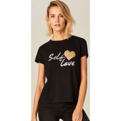 T-shirty damskie: Koszulka z metalicznym napisem – Czarny