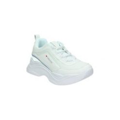 Buty Chika 10 DAVINIA 01. Białe buty sportowe damskie Chika 10, bez wzorów, sportowe. W wyprzedaży za 148,13 zł.