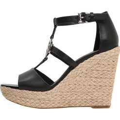 Sandały damskie: MICHAEL Michael Kors BETH WEDGE Sandały na obcasie black
