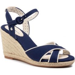 Espadryle PEPE JEANS - Shark Plain PLS90404 Marine 585. Niebieskie espadryle damskie Pepe Jeans, bez wzorów, z jeansu, bez obcasa, na obcasie. W wyprzedaży za 129,00 zł.