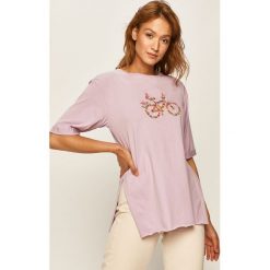 Answear - T-shirt. Fioletowe bluzki damskie ANSWEAR, s, z aplikacjami, z bawełny, z okrągłym kołnierzem. Za 49,90 zł.