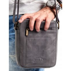 Torba skórzana listonoszka Always Wild 8020 czarna - czarny. Czarne torby męskie na ramię ALWAYS WILD, w paski, ze skóry, retro. Za 114,99 zł.