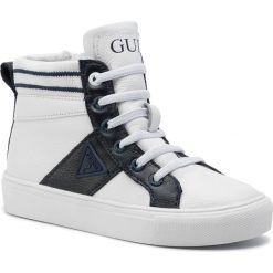 Sneakersy GUESS - FI7ZCH LEA12 100H. Białe trampki chłopięce Guess, z aplikacjami, ze skóry ekologicznej, bez zapięcia. W wyprzedaży za 189,00 zł.