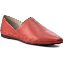 Półbuty VAGABOND - Antonia 4313-001-40 Red. Czerwone półbuty damskie skórzane marki Vagabond, na płaskiej podeszwie. W wyprzedaży za 269,00 zł.