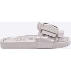 Melissa - Klapki. Szare klapki damskie marki Melissa, z gumy. W wyprzedaży za 249,90 zł.