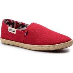 Espadryle TOMMY JEANS - Summer Shoe EM0EM00279 Tango Red 611. Czerwone espadryle męskie Tommy Jeans, na co dzień, bez wzorów, z jeansu, eleganckie, bez zapięcia. W wyprzedaży za 159,00 zł.