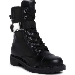 Trapery GUESS - Tamarr FL7TR2 ELE10 BLACK. Czarne trapery damskie Guess, ze skóry ekologicznej, bez obcasa, bez zapięcia. Za 729,00 zł.