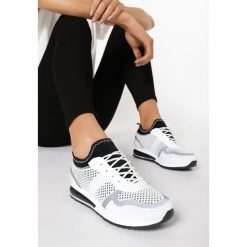 Biało-Czarne Buty Sportowe Aroacea. Białe buty sportowe damskie Born2be, bez wzorów, sportowe. Za 99,99 zł.