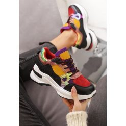 Czerwone Sneakersy Boron. Czerwone sneakersy damskie Renee. Za 99,99 zł.