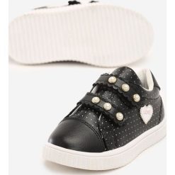 Czarne Buty Sportowe Queanbeyan. Czarne buty dziewczęce sportowe Born2be, w paski, z paskami. Za 59,99 zł.