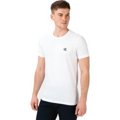 Calvin Klein Essentials Koszulka Biały. Białe koszulki męskie Calvin Klein, xl, bez wzorów, z bawełny, bez kołnierzyka, krótkie. Za 152,95 zł.