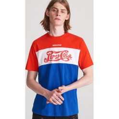 T-shirt z nadrukiem Pepsi Cola - Granatowy. Niebieskie t-shirty męskie Reserved, xl, z nadrukiem, bez kołnierzyka. Za 49,99 zł.