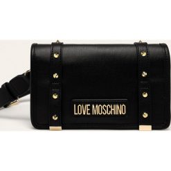 Love Moschino - Torebka. Czarne listonoszki damskie Love Moschino, w paski, ze skóry ekologicznej, małe, z aplikacjami. W wyprzedaży za 539,90 zł.