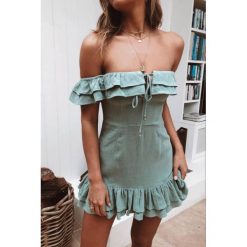 Sukienka VALENTINA OLIVE. Zielone sukienki damskie Sukienka VALENTINA OLIVE, s, bez wzorów, bez kołnierzyka, z krótkim rękawem, krótkie, mini. W wyprzedaży za 79,00 zł.