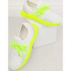 Buty sportowe biało-żółte B-6851 YELLOW. Żółte buty sportowe damskie obuwie damskie, bez wzorów, z tkaniny, sportowe, na fitness i siłownię. Za 49,35 zł.