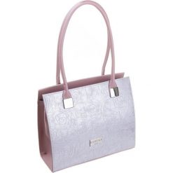 Torebka kuferek w kwiaty Badura D014P1 srebrna. Szare kuferki damskie Badura, z aplikacjami, ze skóry ekologicznej, eleganckie, zdobione, bez dodatków. Za 195,00 zł.