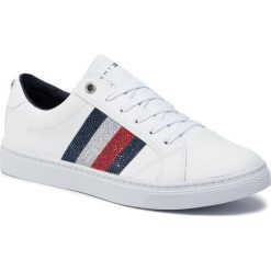 Sneakersy TOMMY HILFIGER - Crystal Leather Casual Sneaker FW0FW04299 White 100. Białe półbuty damskie TOMMY HILFIGER, ze skóry. Za 449,00 zł.